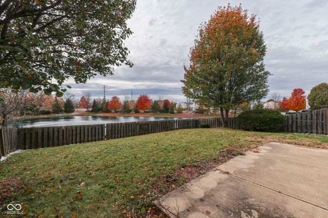 933 Shenandoah Way, Greenwood, IN 46143