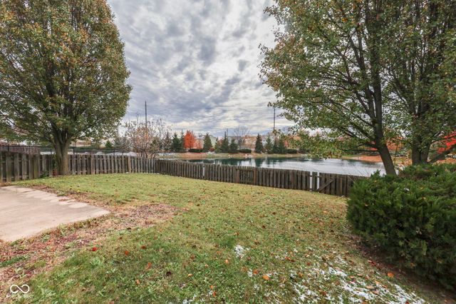 933 Shenandoah Way, Greenwood, IN 46143