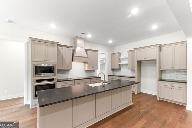 615 Head Road, Juliette, GA 31046