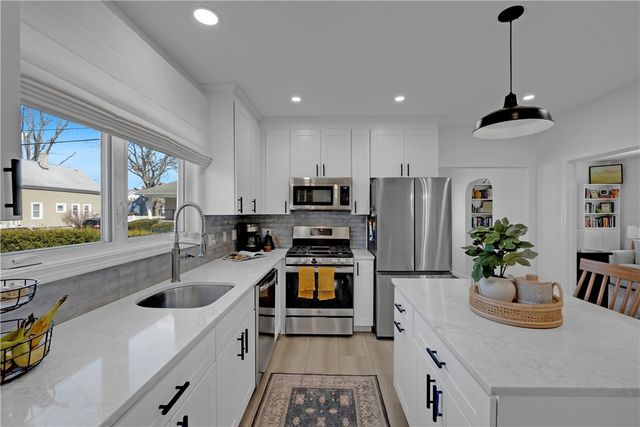 42 Victoria Avenue, Cranston, RI 02920