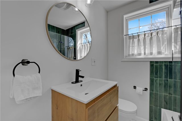 42 Victoria Avenue, Cranston, RI 02920