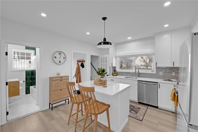 42 Victoria Avenue, Cranston, RI 02920