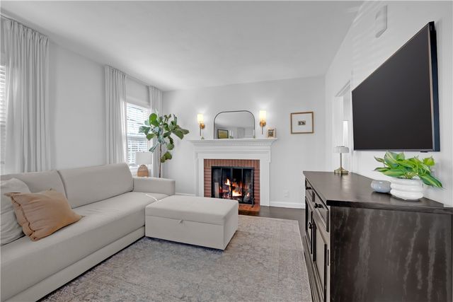 42 Victoria Avenue, Cranston, RI 02920