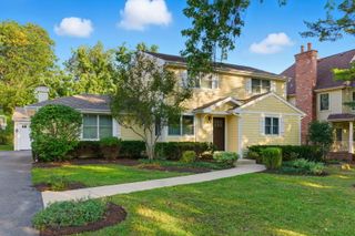 5523 S Garfield Street, Hinsdale, IL 60521