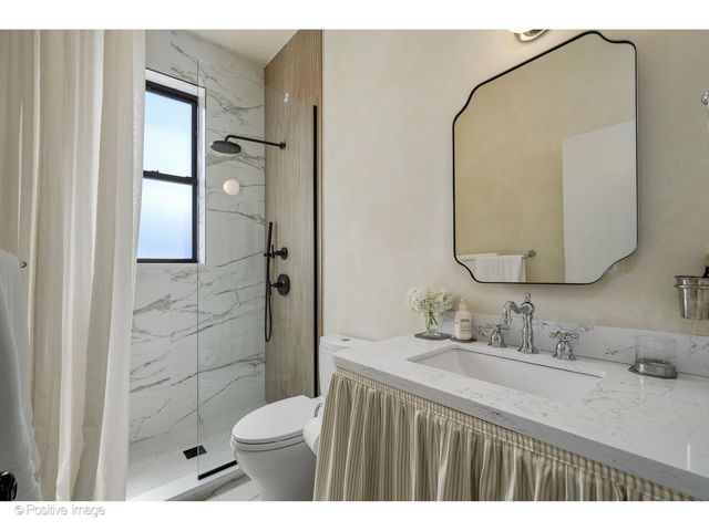 1135 W Webster Avenue 3, Chicago, IL 60614