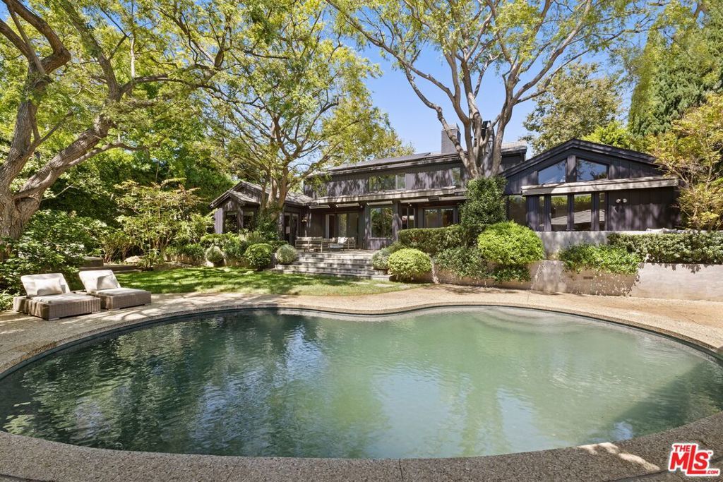 13574 D'Este Drive, Pacific Palisades, CA 90272 — exterior