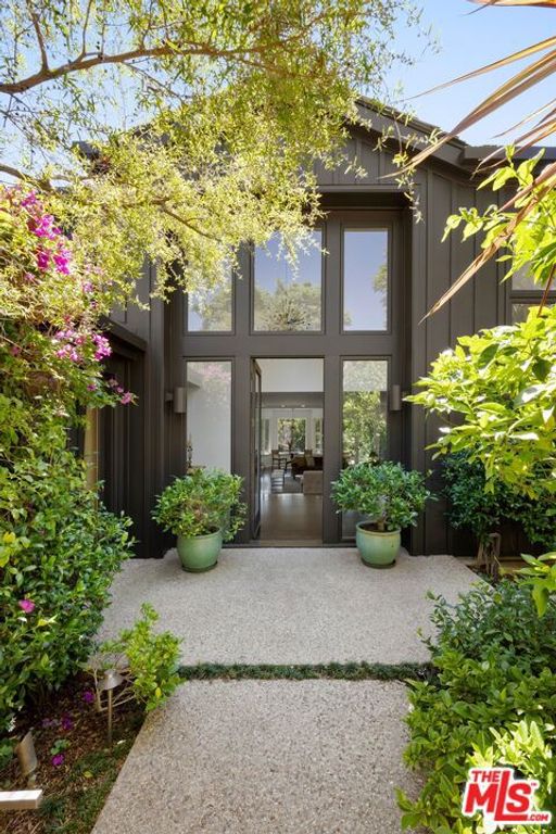 13574 D'Este Drive, Pacific Palisades, CA 90272 — photo 4