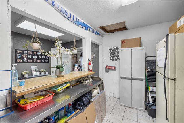 6095 Atlantic Ave, Long Beach, CA 90805