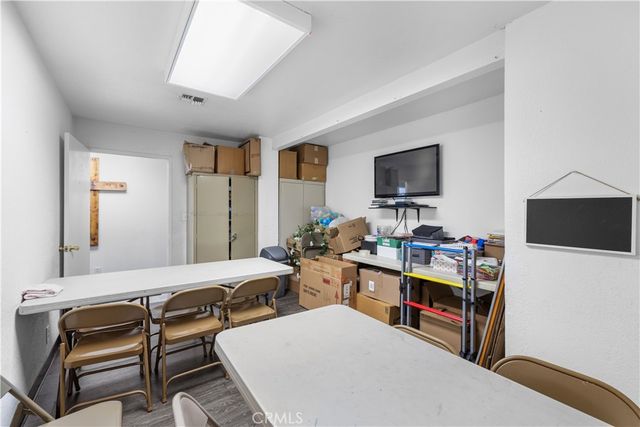 6095 Atlantic Ave, Long Beach, CA 90805