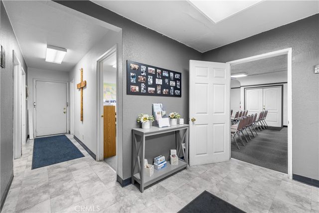 6095 Atlantic Ave, Long Beach, CA 90805
