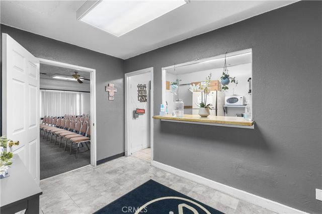 6095 Atlantic Ave, Long Beach, CA 90805