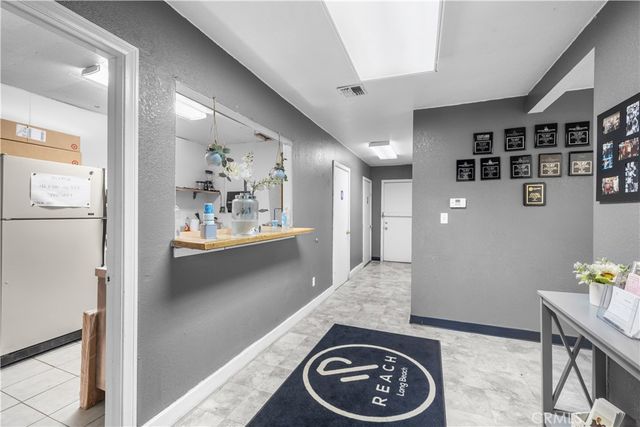 6095 Atlantic Ave, Long Beach, CA 90805