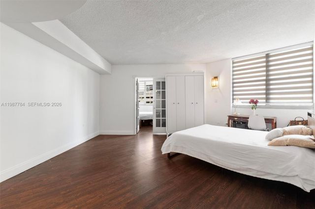 801 Brickell Bay Dr 361, Miami, FL 33131