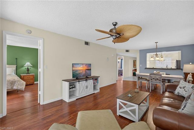737 Landover CT 102, Naples, FL 34104