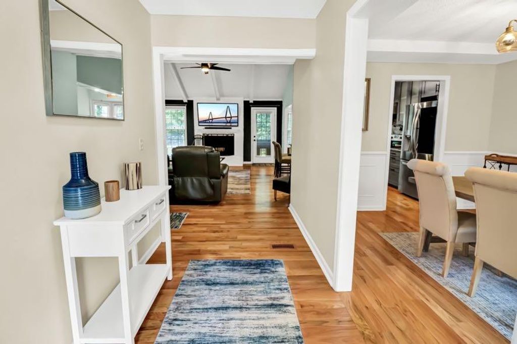 Image 5 of property listing at 108 Evance Court, Summerville, SC 29485