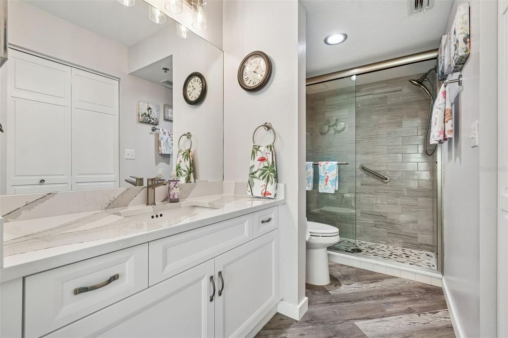 Image 16 of property listing at 3950 IRONWOOD CIRCLE 103, Bradenton, FL 34209