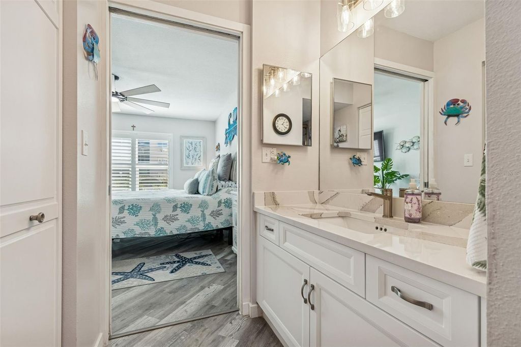 Image 18 of property listing at 3950 IRONWOOD CIRCLE 103, Bradenton, FL 34209