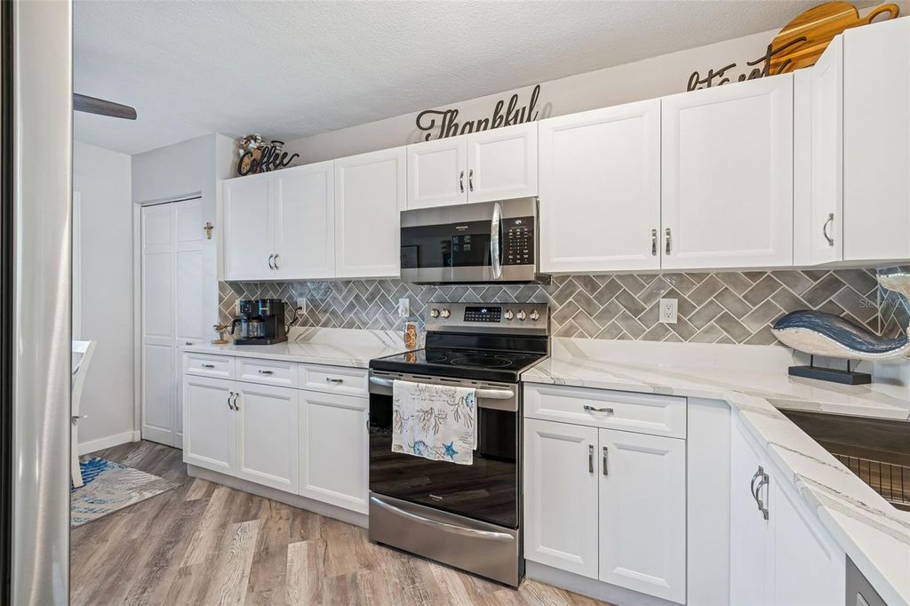 Image 23 of property listing at 3950 IRONWOOD CIRCLE 103, Bradenton, FL 34209