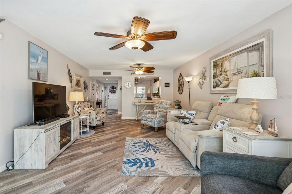 Image 40 of property listing at 3950 IRONWOOD CIRCLE 103, Bradenton, FL 34209