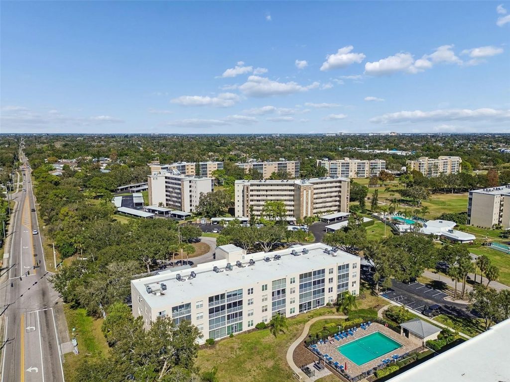 Image 57 of property listing at 3950 IRONWOOD CIRCLE 103, Bradenton, FL 34209