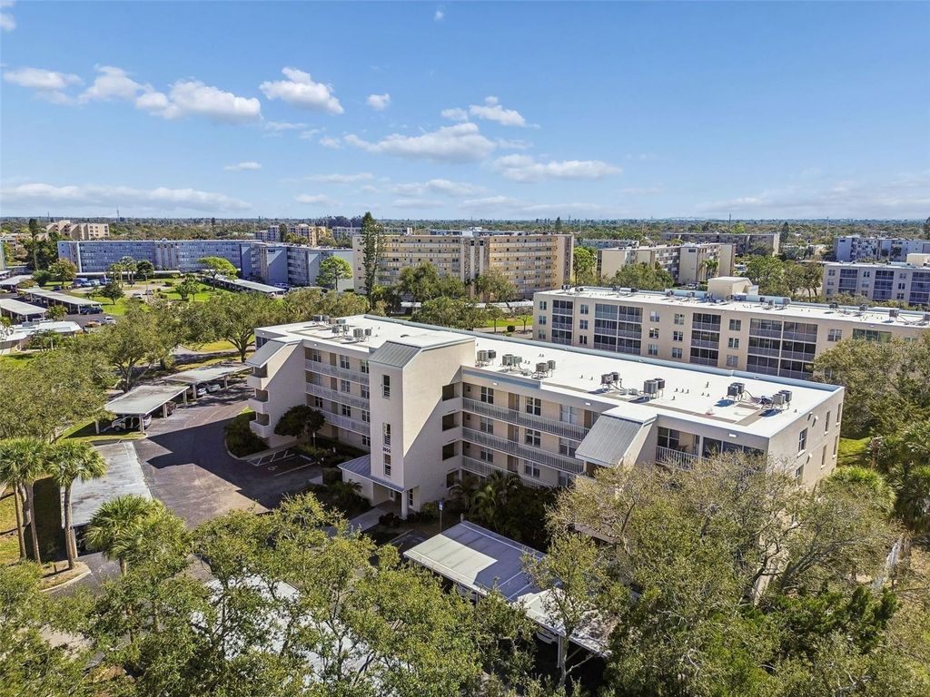 Image 64 of property listing at 3950 IRONWOOD CIRCLE 103, Bradenton, FL 34209