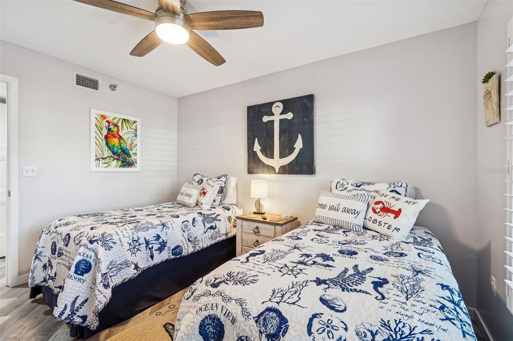 Image 9 of property listing at 3950 IRONWOOD CIRCLE 103, Bradenton, FL 34209