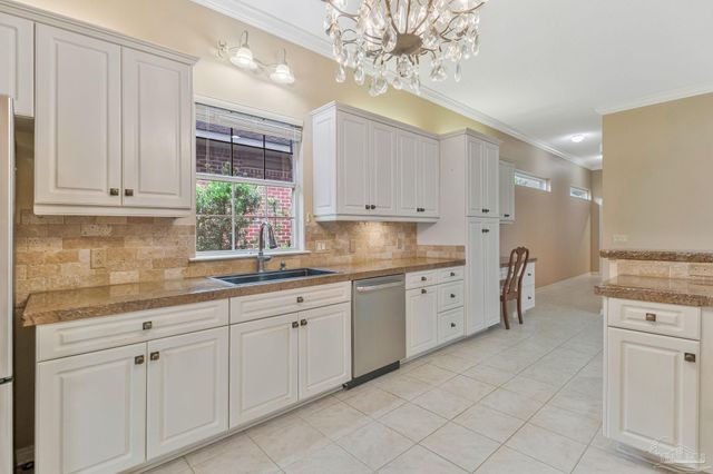 4115 Oak Pointe Dr, Gulf Breeze, FL 32563