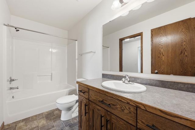 1224 S Beach Way, West Fargo, ND 58078