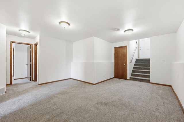 1224 S Beach Way, West Fargo, ND 58078