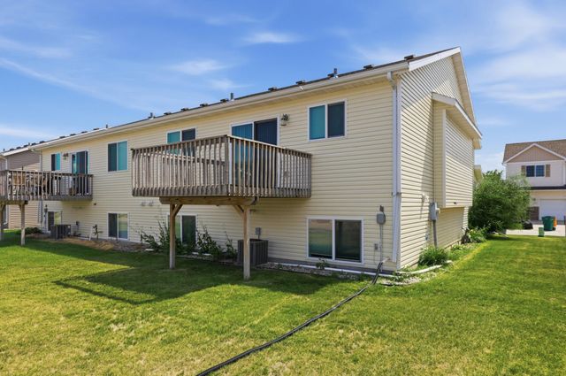 1224 S Beach Way, West Fargo, ND 58078