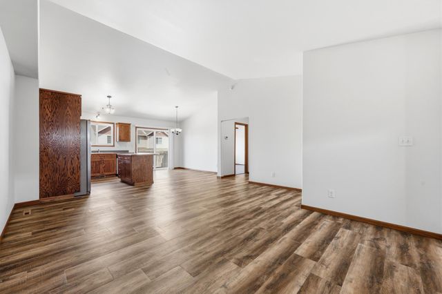 1224 S Beach Way, West Fargo, ND 58078