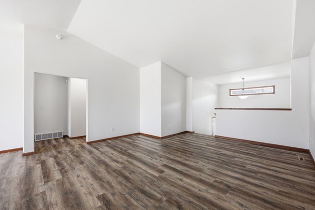 1224 S Beach Way, West Fargo, ND 58078
