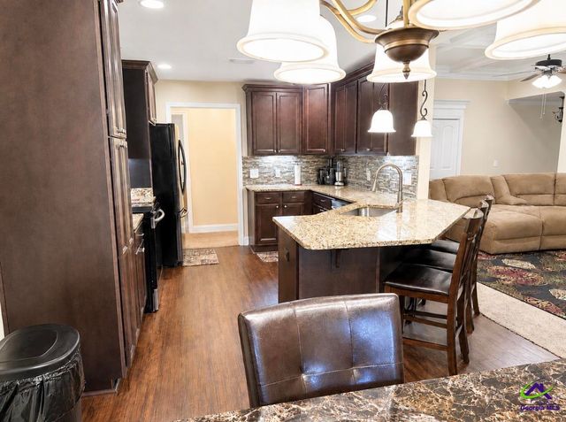 105 Mcewen Ct, Perry, GA 31069