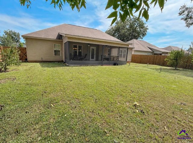 105 Mcewen Ct, Perry, GA 31069