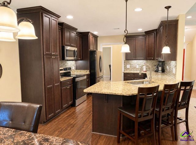 105 Mcewen Ct, Perry, GA 31069