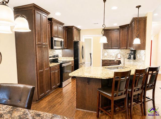 105 Mcewen Ct, Perry, GA 31069