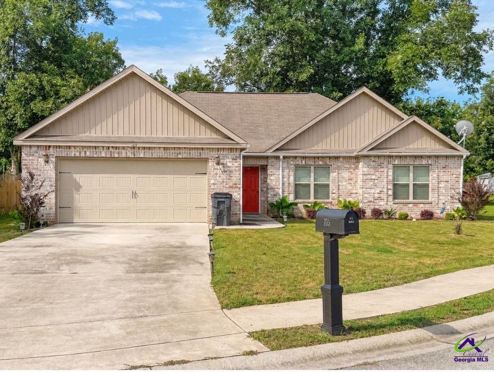 105 Mcewen Ct, Perry, GA 31069