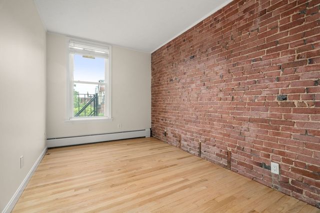 35 High St 3, Boston, MA 02129