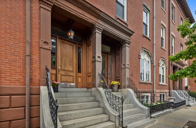 35 High St 3, Boston, MA 02129