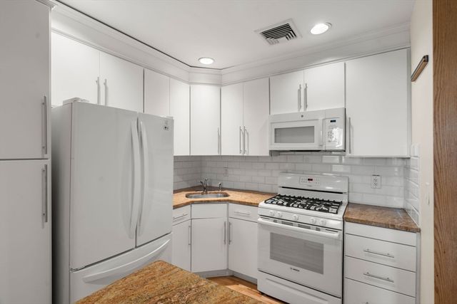 35 High St 3, Boston, MA 02129