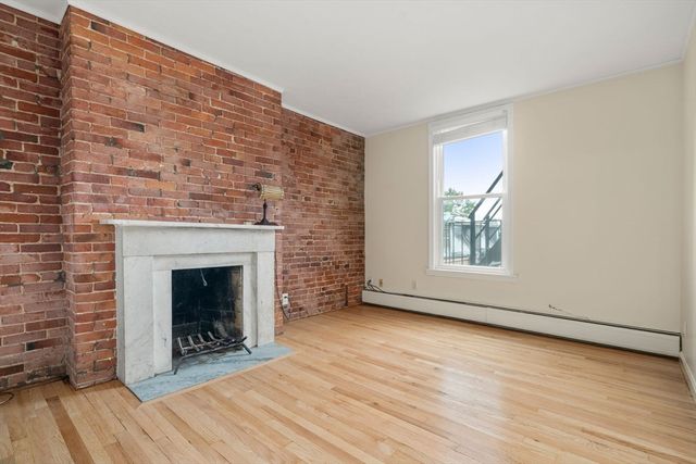 35 High St 3, Boston, MA 02129