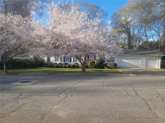 2637 Sunny Lane SE, Marietta, GA 30067