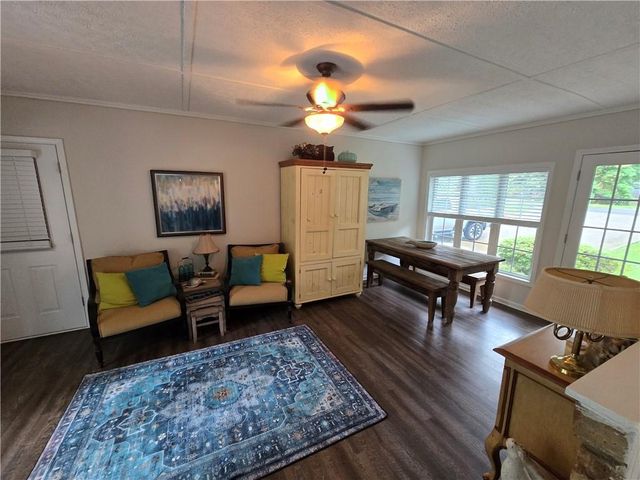 2637 Sunny Lane SE, Marietta, GA 30067