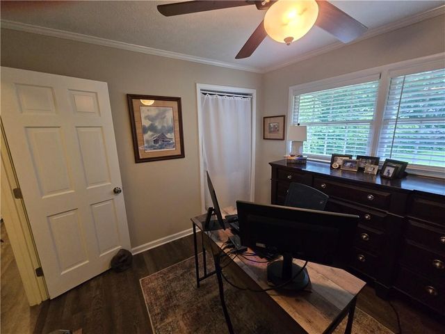 2637 Sunny Lane SE, Marietta, GA 30067