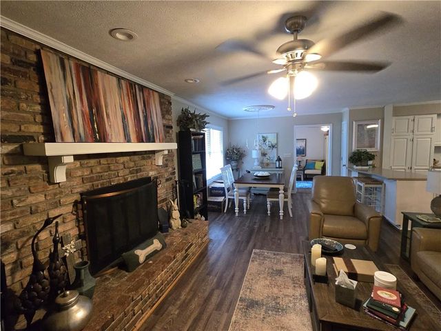 2637 Sunny Lane SE, Marietta, GA 30067