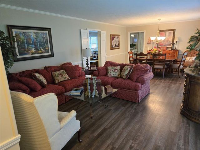 2637 Sunny Lane SE, Marietta, GA 30067