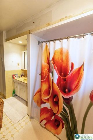 4286 Adams Avenue, Lower Saucon Twp, PA 18015