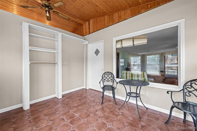 19485 Eastwood Drive, Harper Woods, MI 48225