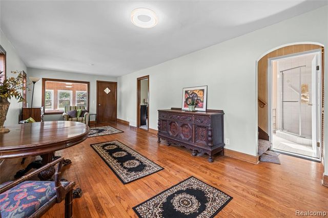 19485 Eastwood Drive, Harper Woods, MI 48225