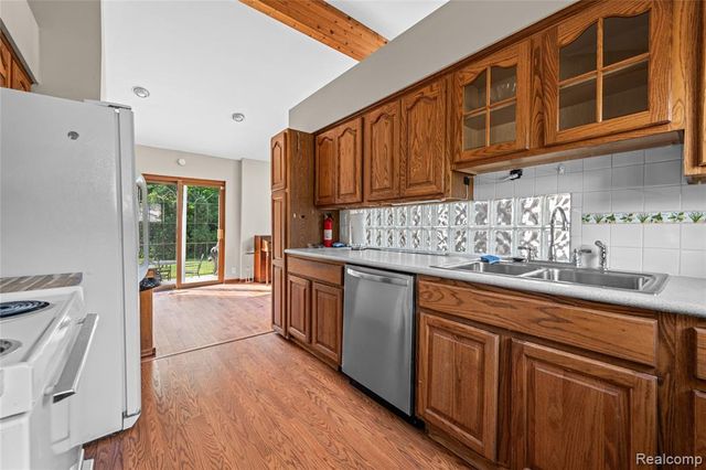 19485 Eastwood Drive, Harper Woods, MI 48225
